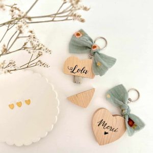 Porte clés coeur USB,  noeud fleuri sauge