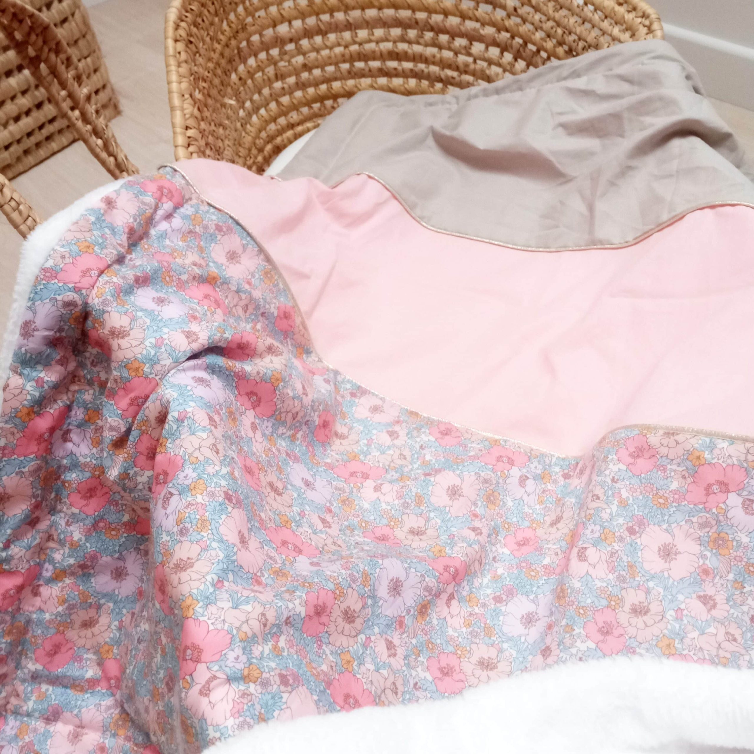 Couverture, ficelle, rose pâle et liberty maedow song – Image 3