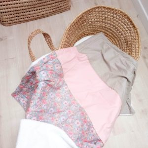 Couverture, ficelle, rose pâle et liberty maedow song