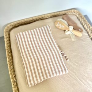 Protège carnet de santé, double gaze gaufrée rayée caramel