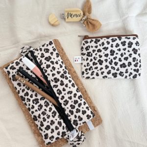 Trousse plate élastiquée, double gaze léopard