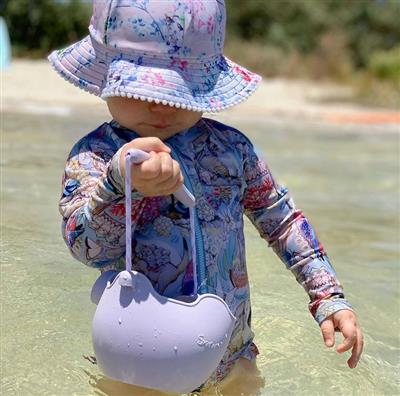 Arrosoir pour la plage en silicone moutarde – Scrunch – Image 3