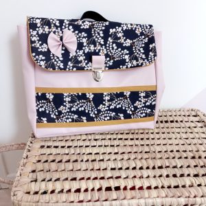 Cartable, simili rose et yoichi