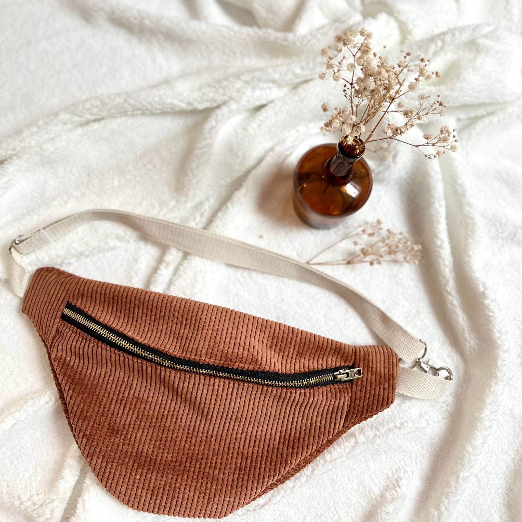 Sac banane, velours écureuil, liberty phoebe rouille et sangle camel – Image 3