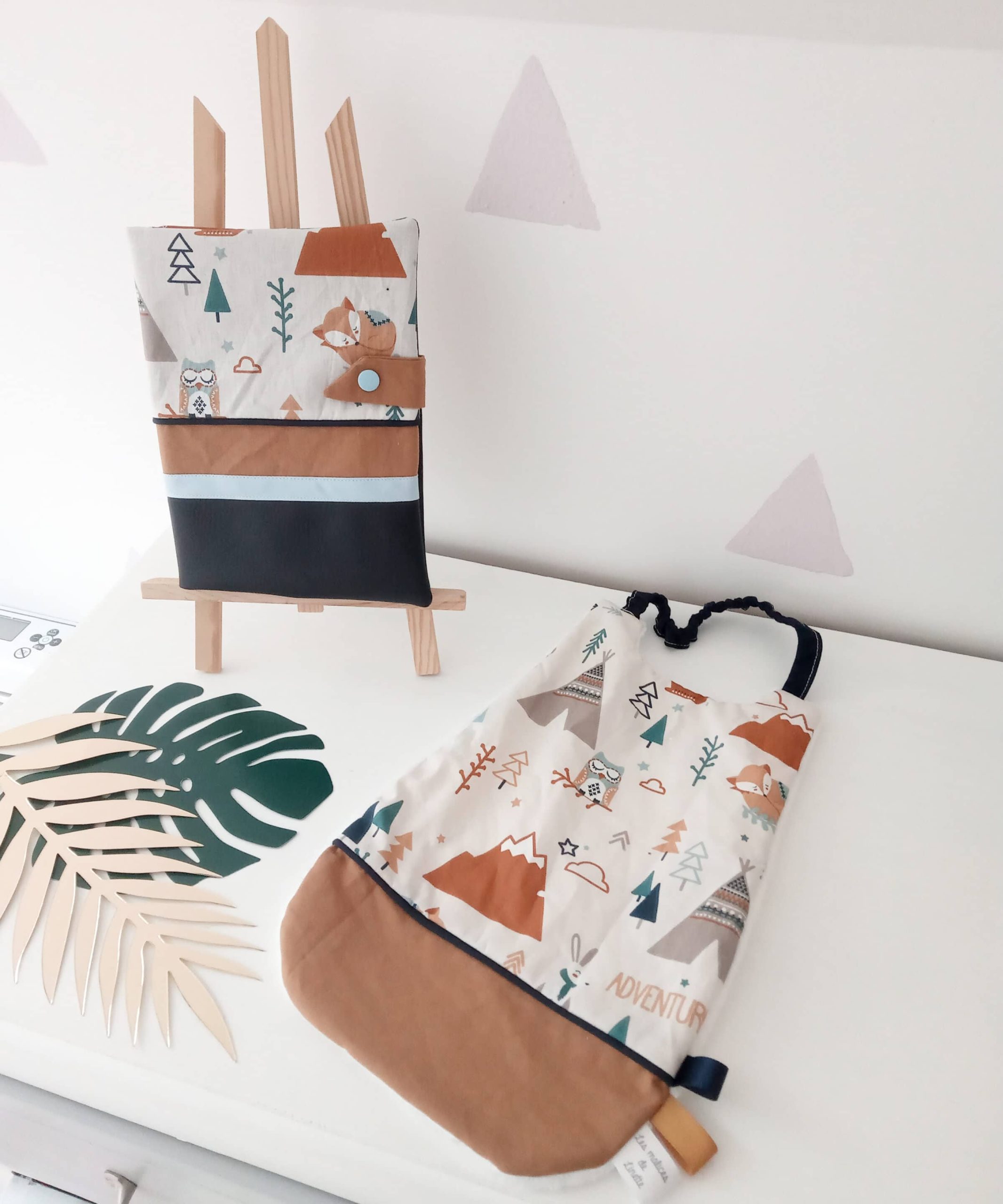 Serviette élastiquée, little adventure et uni camel – Image 2